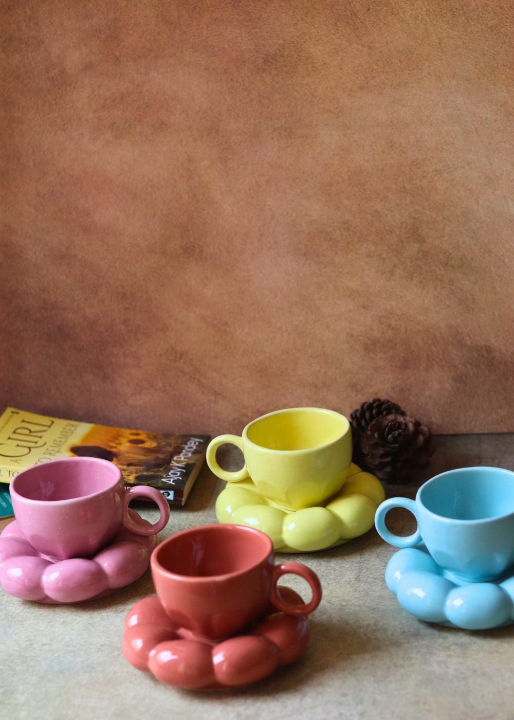 set of 4 cup & saucer with different colors