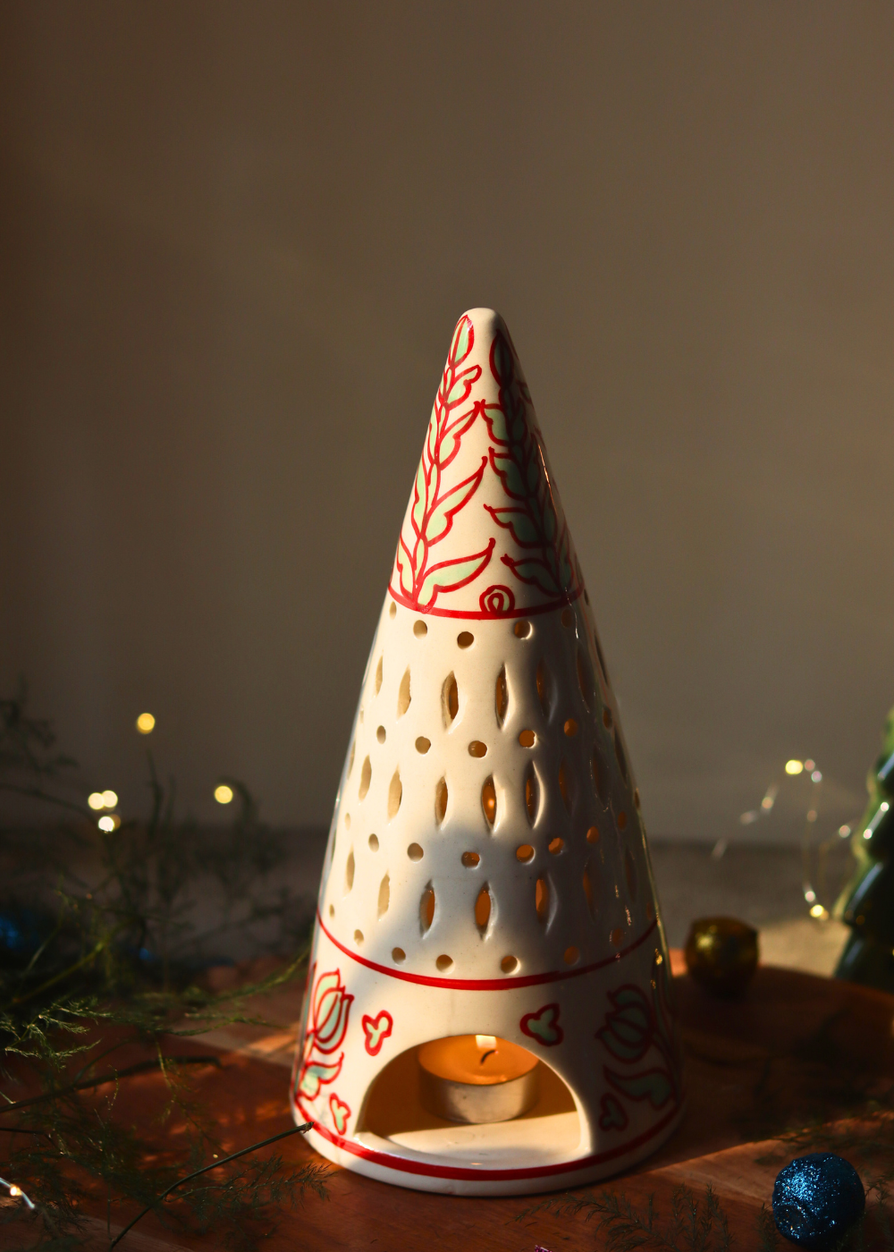 Ceramic tea light diffuser for decoration