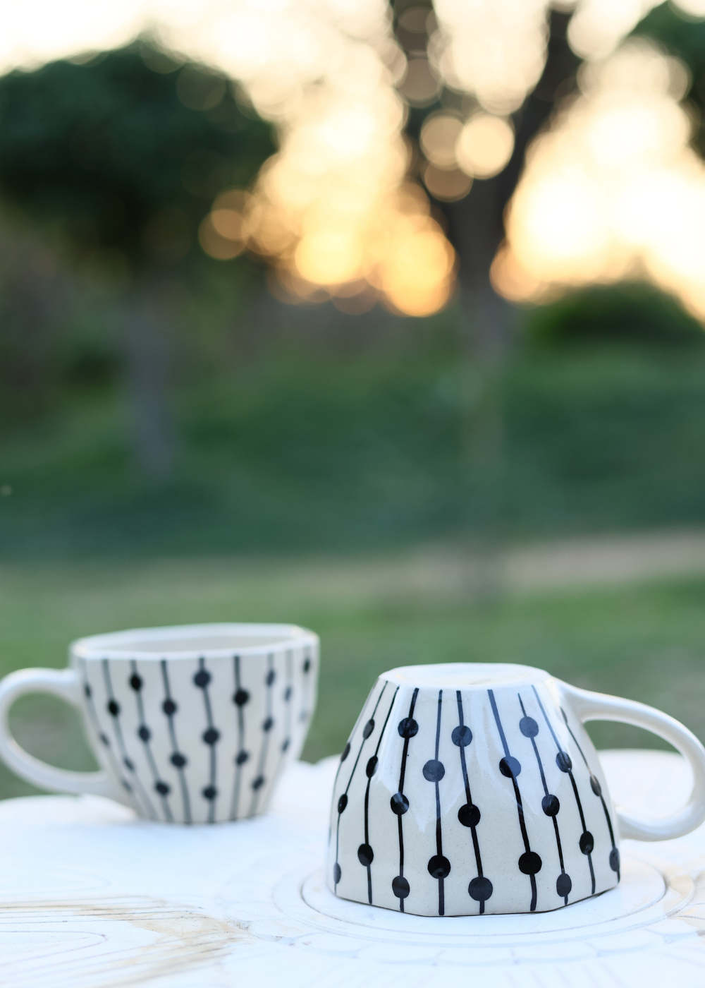 handmade black dotted line mug made by ceramic 