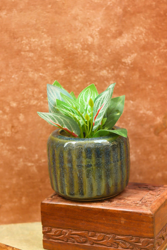 Ribbed Green Planter - Small made by ceramic