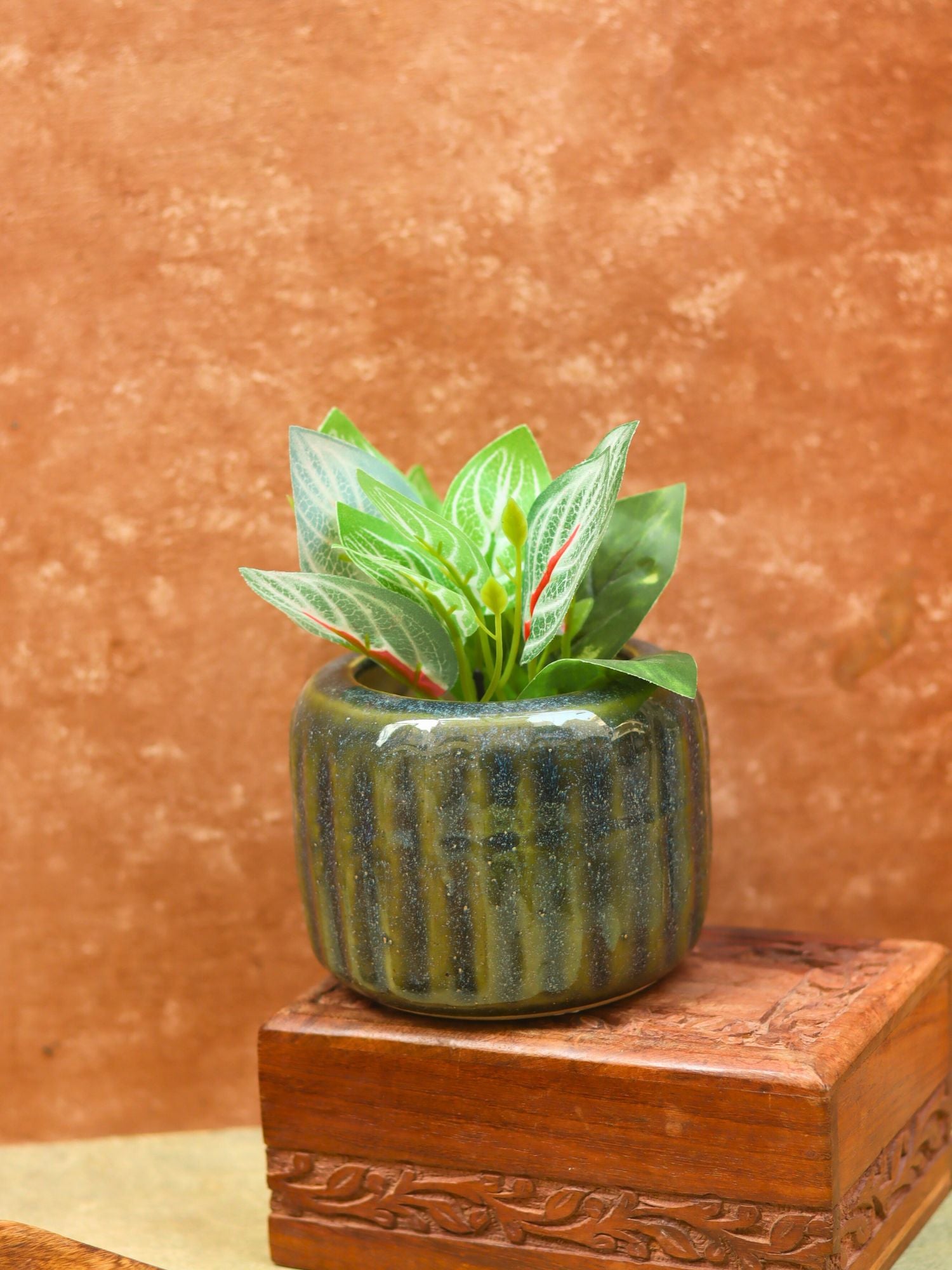 Ribbed Green Planter - Small made by ceramic