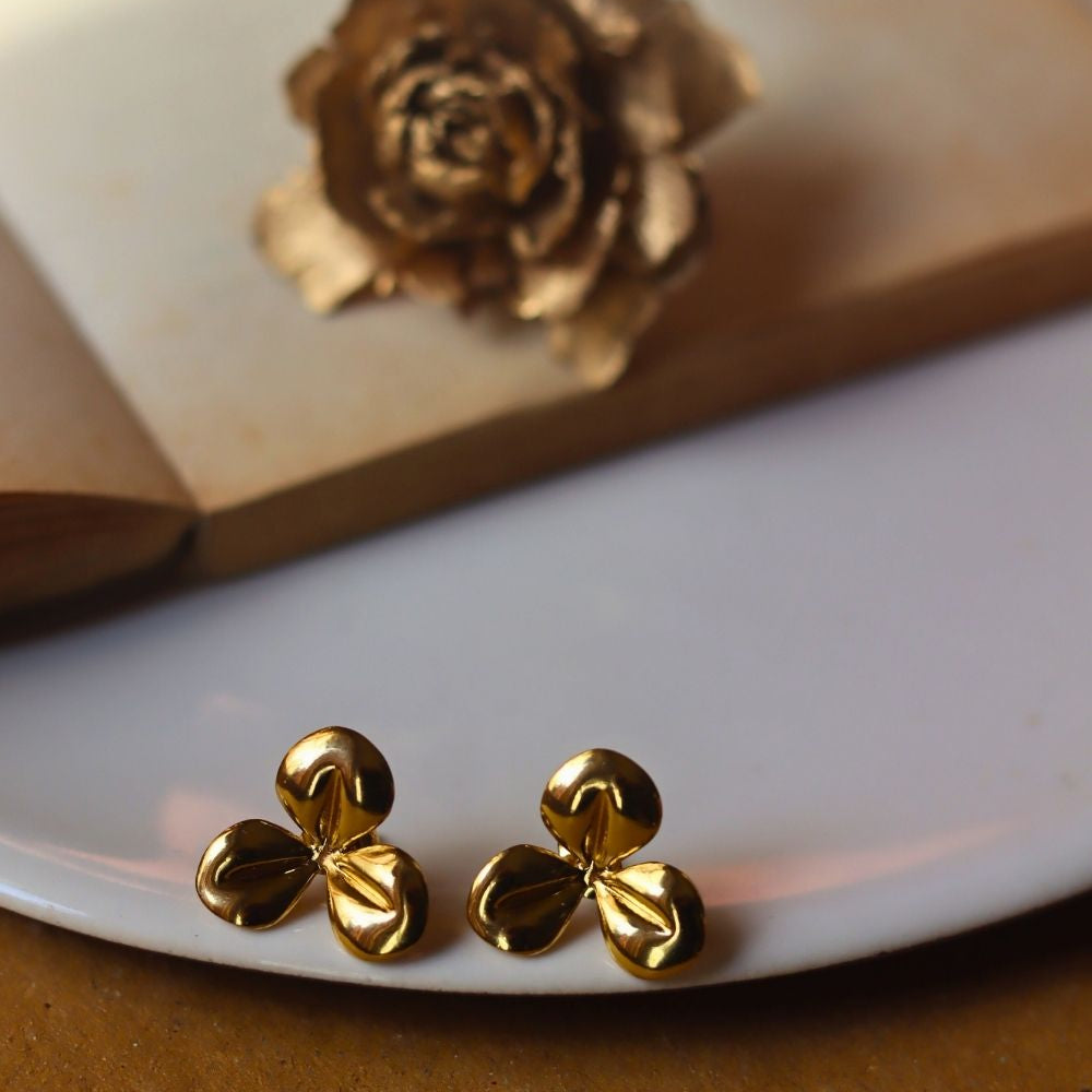 Anti tarnish Minimal Flower Earring