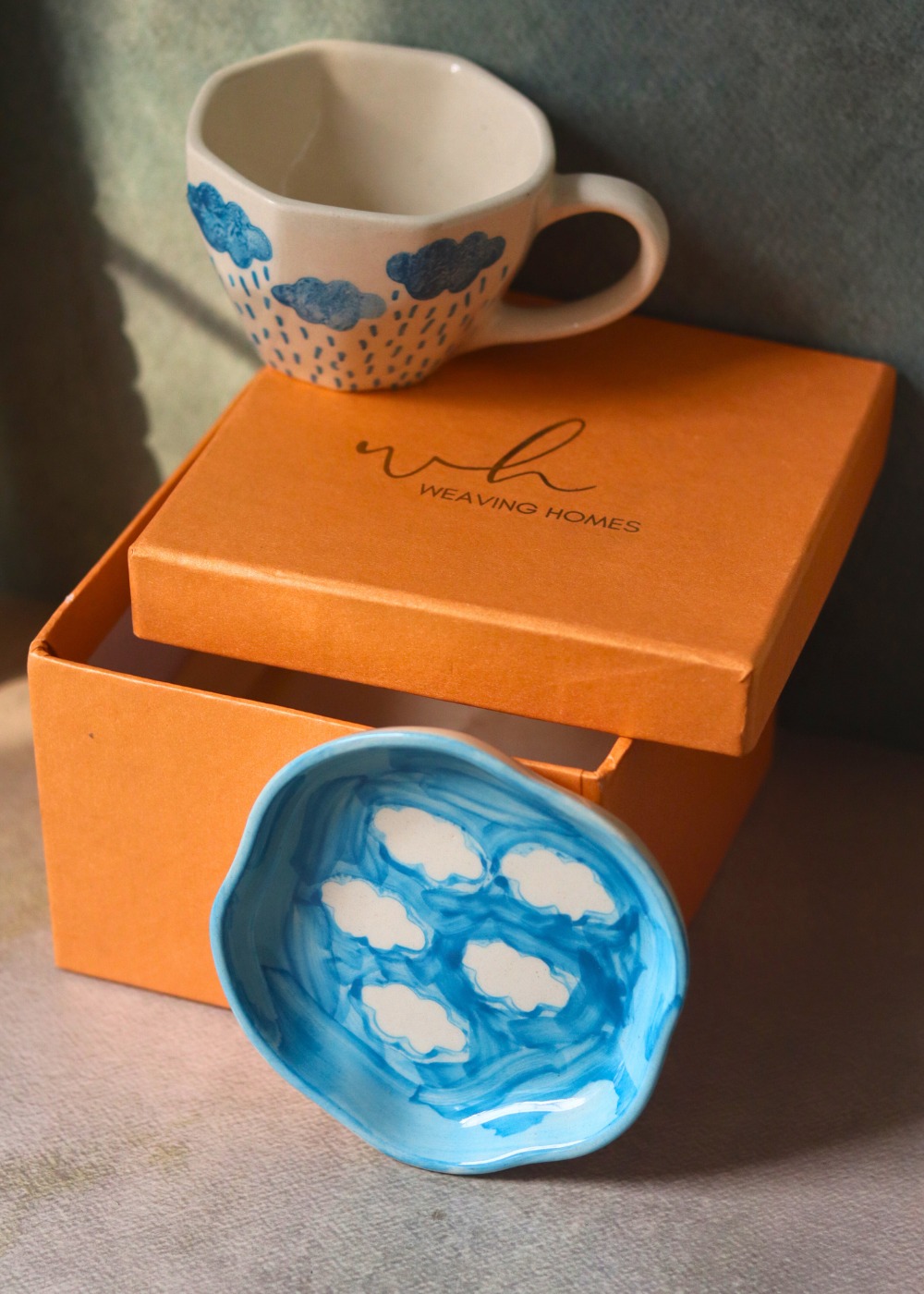 Coffee mug & dessert plate with a gift box