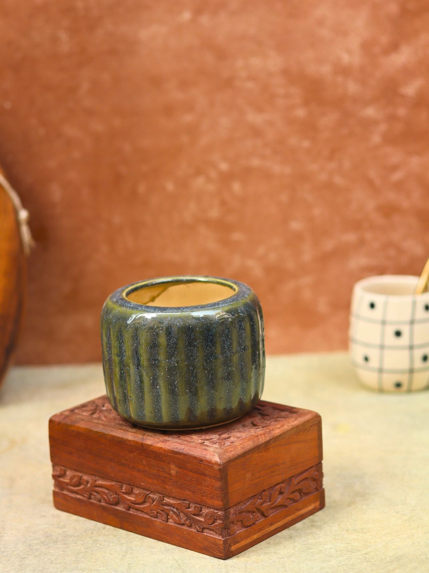 Ribbed Green Planter - Small with premium quality material