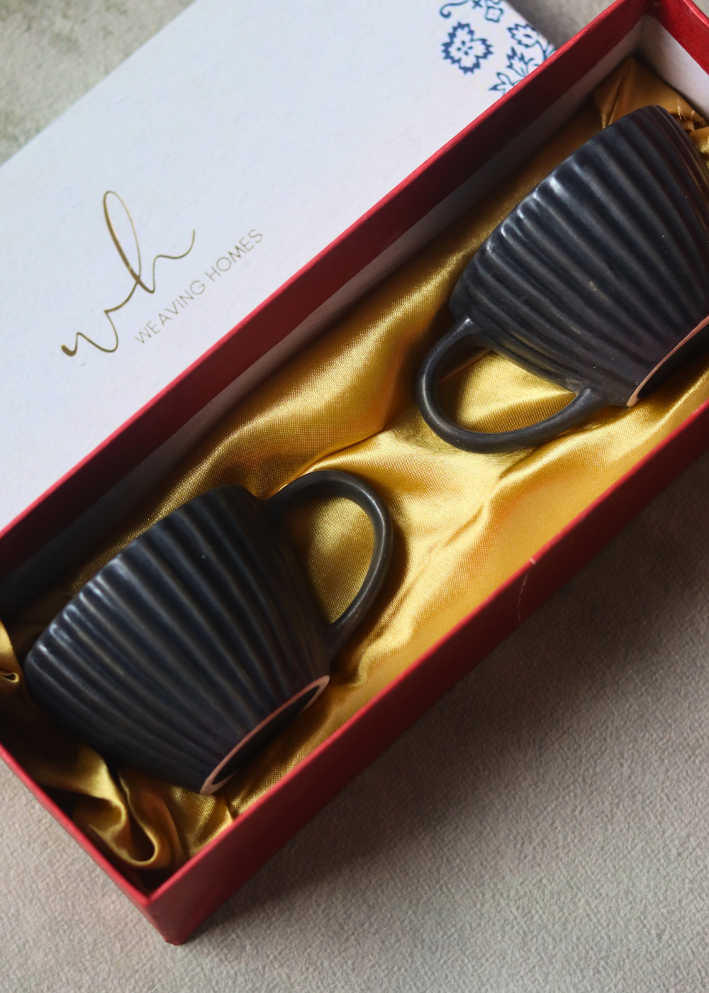 Two coffee mugs in a gift box