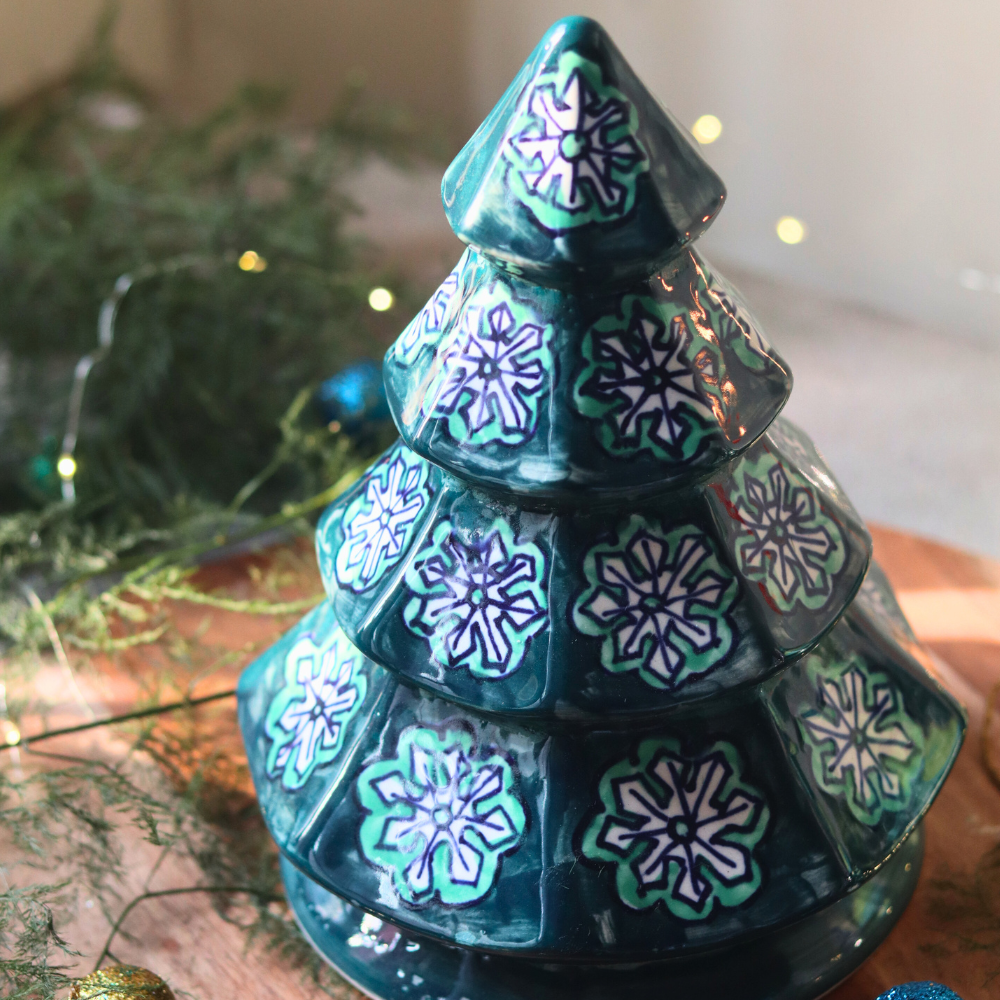 Ceramic green snowflake christmas tree 