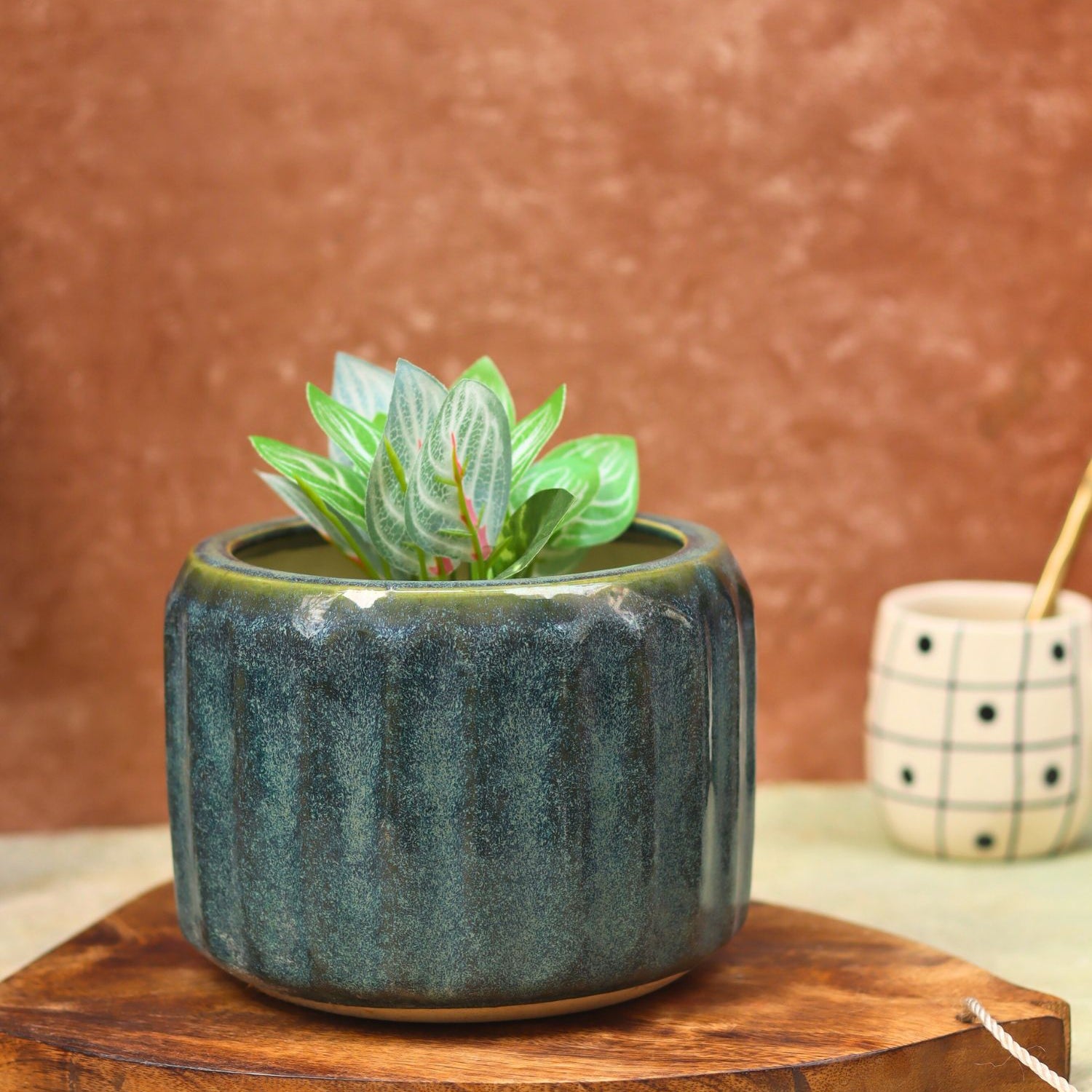 Handmade Ribbed Green Planter - Large