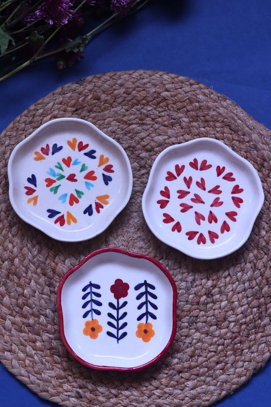 All Heart, Loveislove & Floral bloom Handmade Dessert Plate - Set of 3 made by ceramic