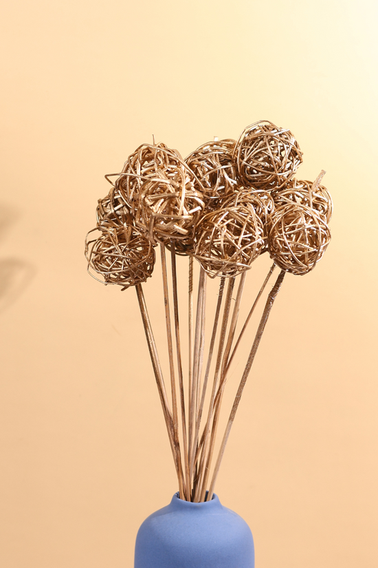Gold jute balls