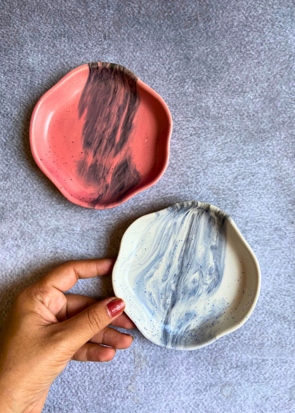 set of two dessert plate made by ceramic 