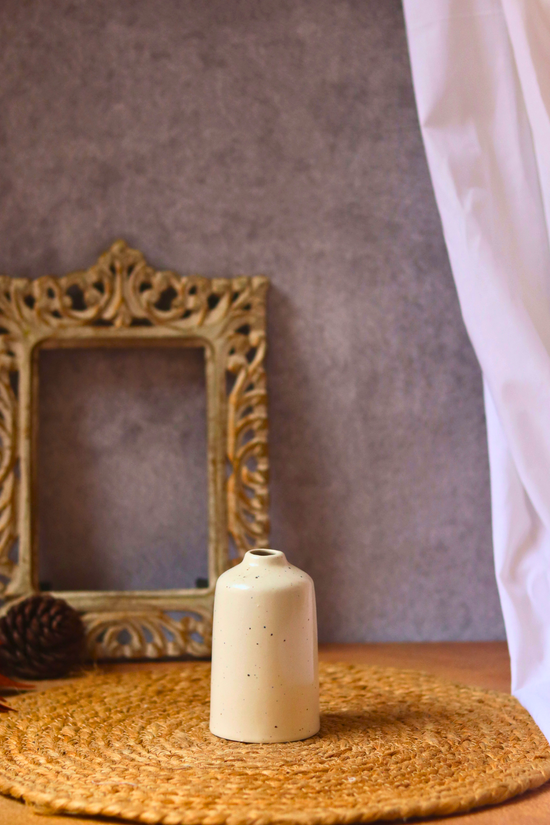 cream bud vase with premium cream color