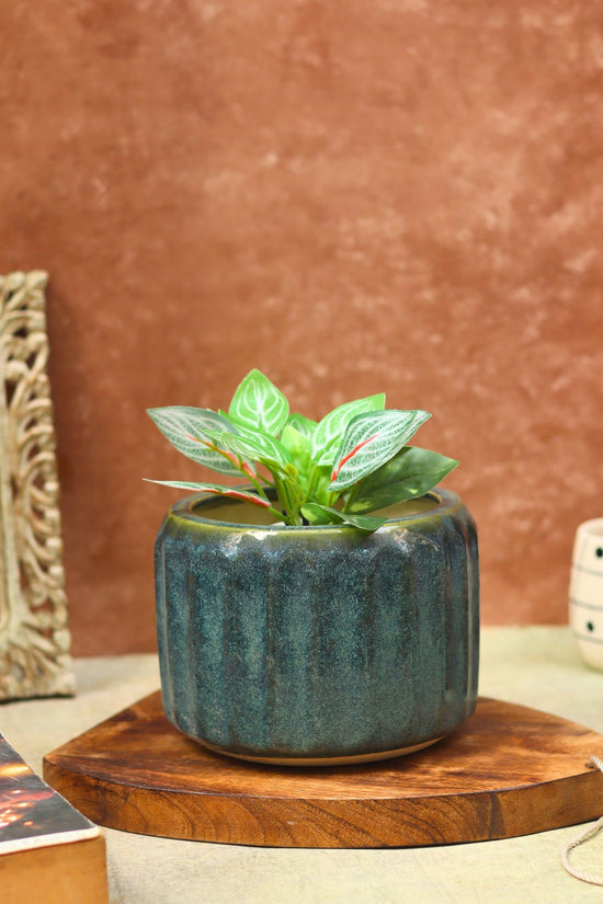 Ribbed Green Planter - Large made by ceramic