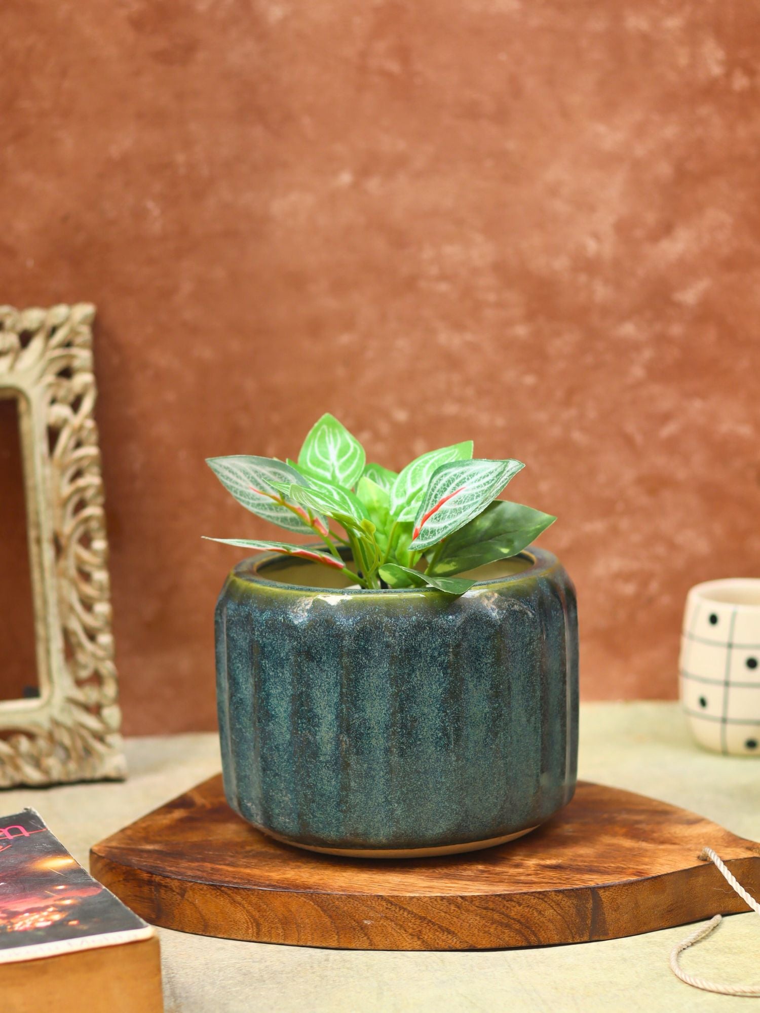 Ribbed Green Planter - Large made by ceramic