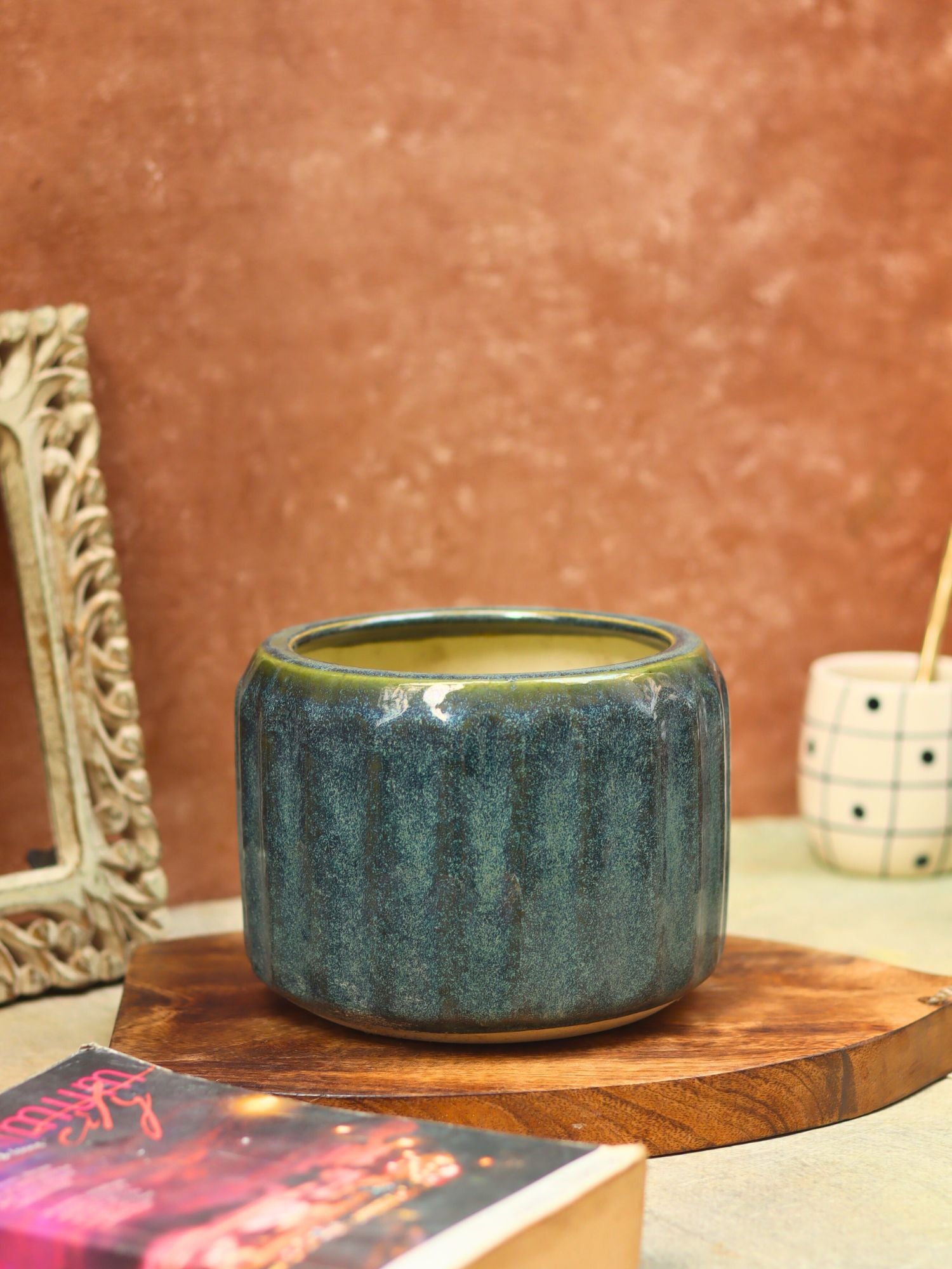 Ribbed Green Planter - Large with premium quality material