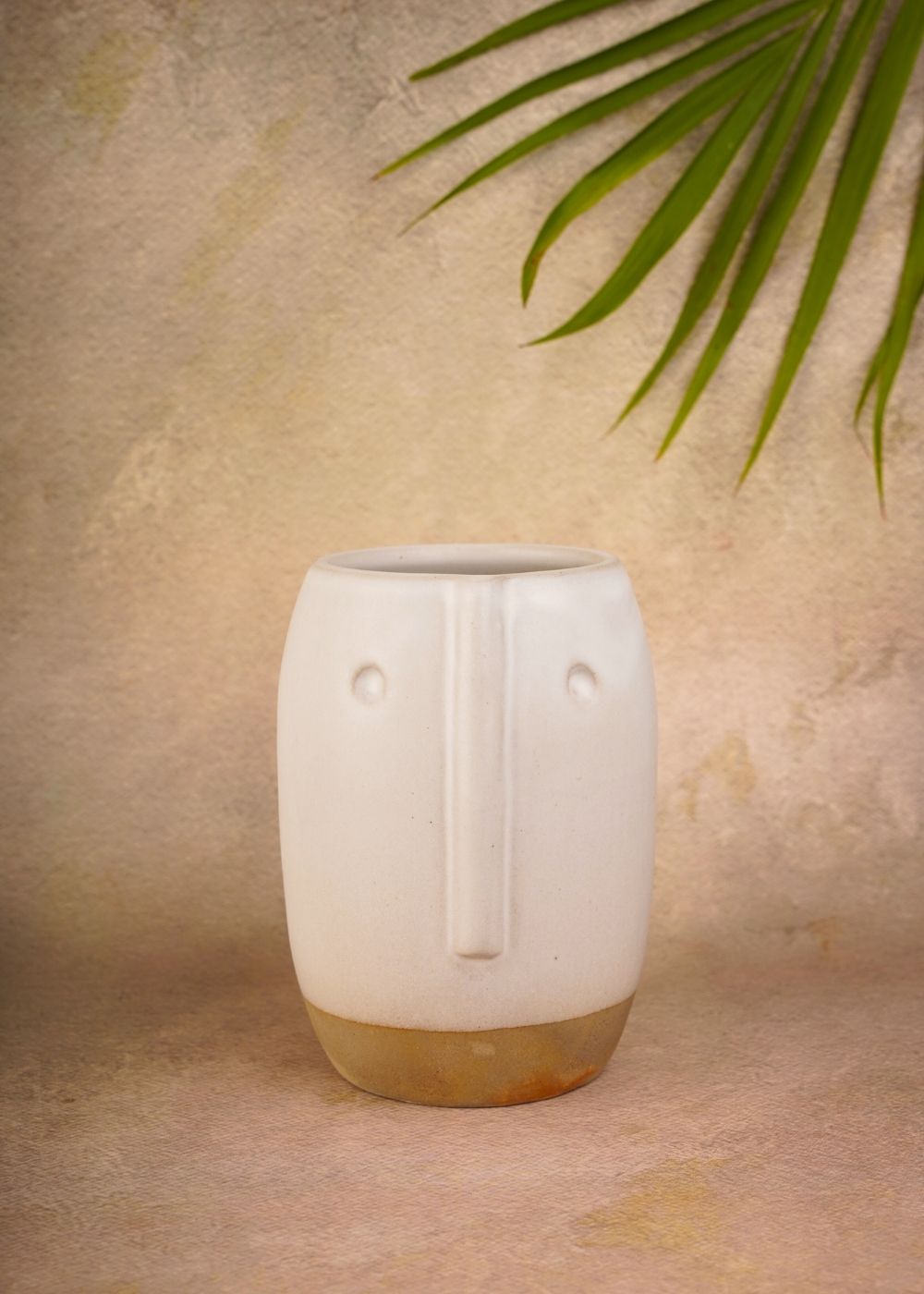 quirky face pot with face design