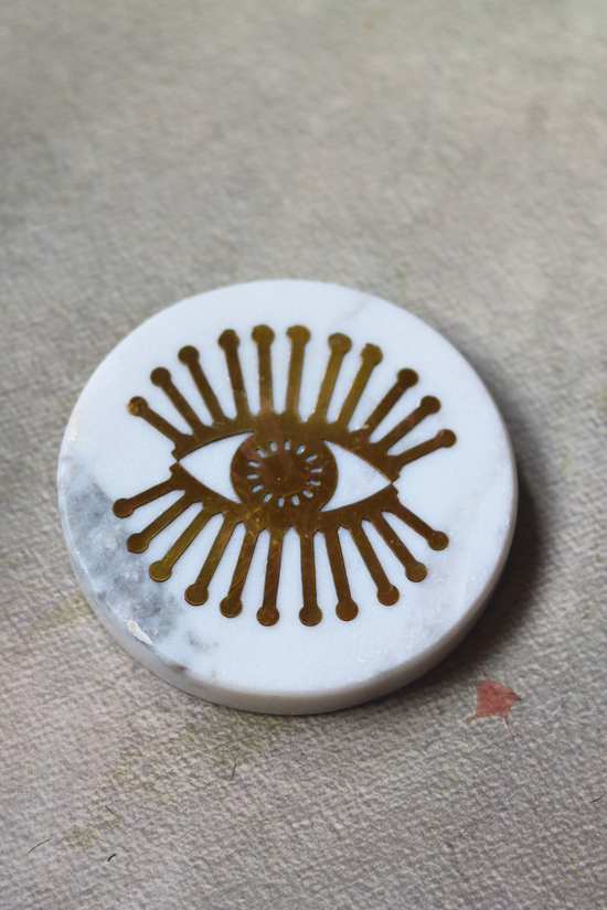White marble round shaped coaster
