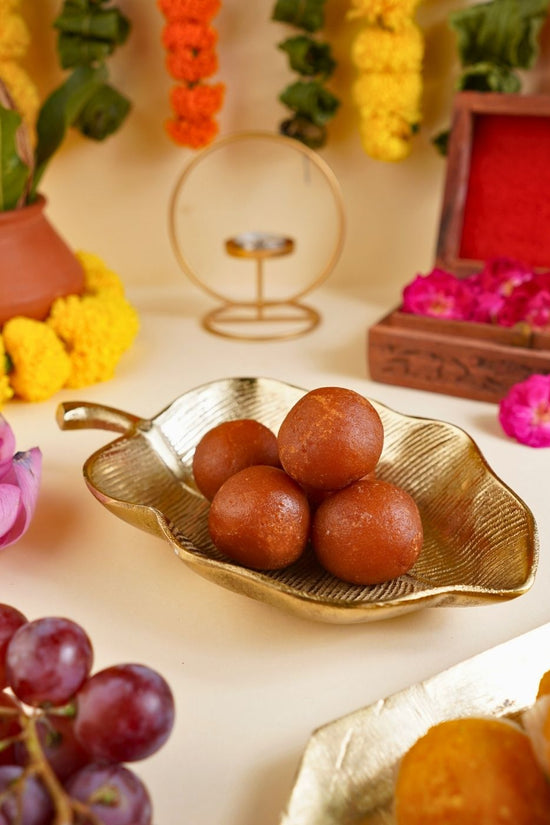 Gold-Plated Hazel Leaf Decorative Platter for this festival