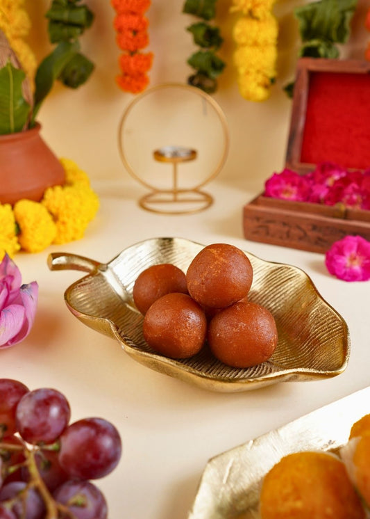 Gold-Plated Hazel Leaf Decorative Platter for this festival