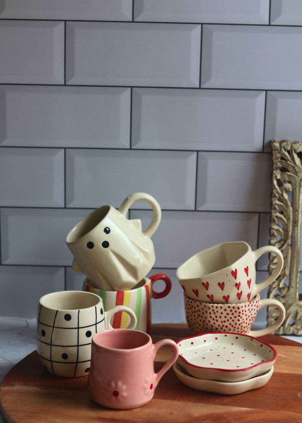 Get 4 mugs, get 2 mugs & Saucer FREE made by ceramic