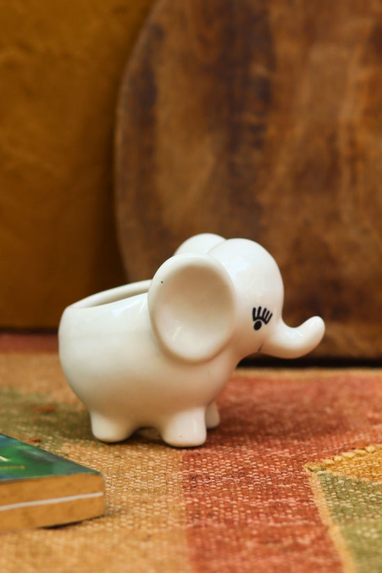 Ele Planter with premium quality material