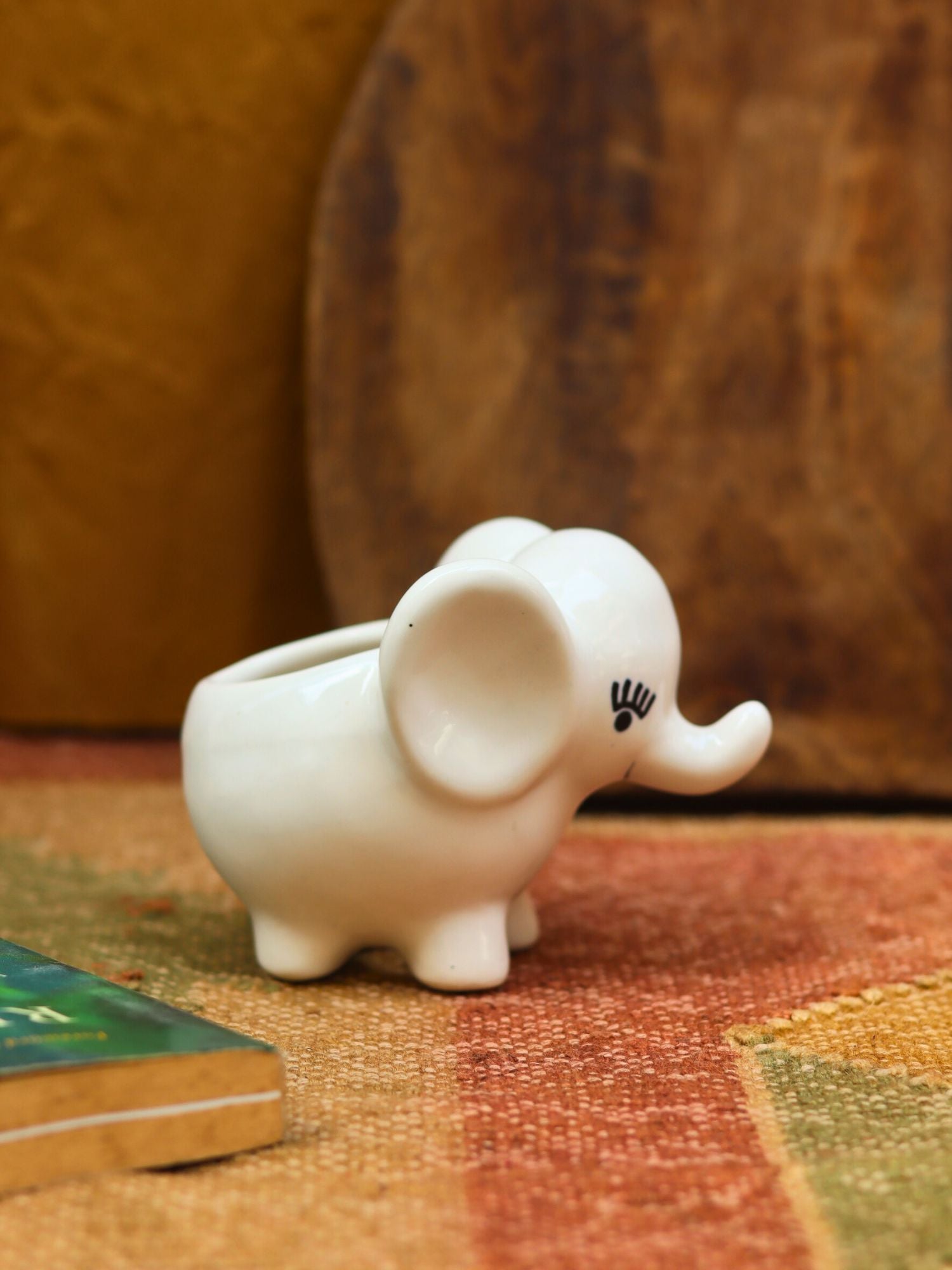 Ele Planter with premium quality material