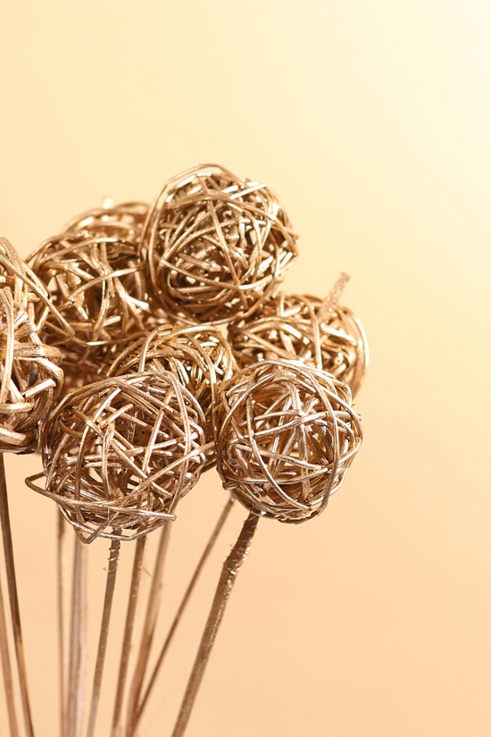 Gold dusted jute balls 