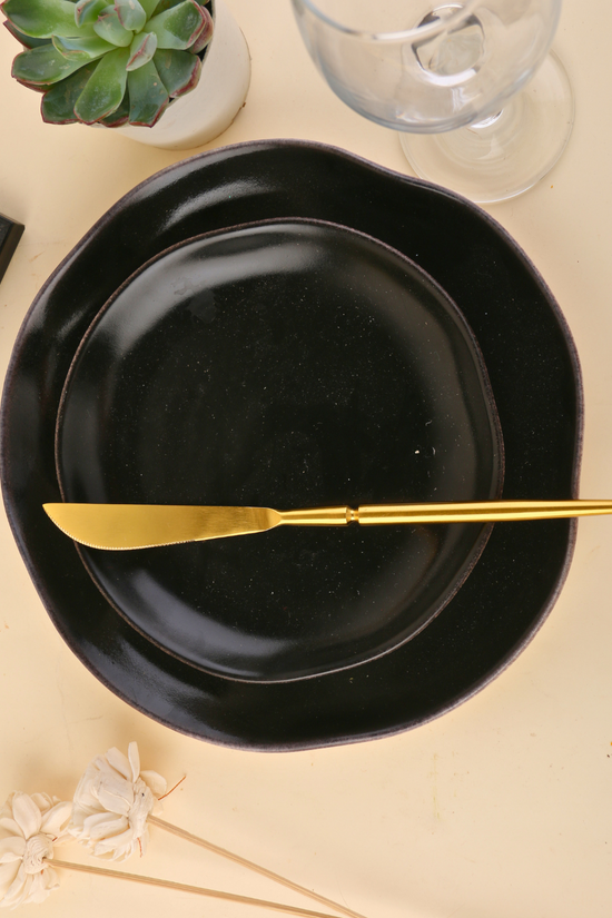 Golden tranquility knife with bowl
