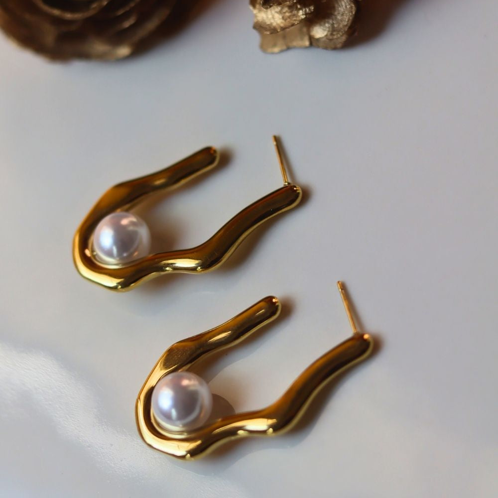 Anti tarnish Misfit pearl Earrings