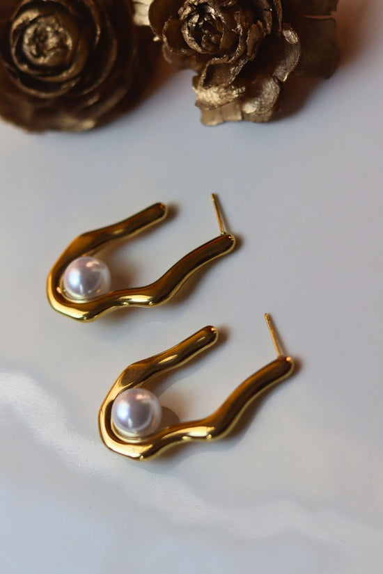 Anti tarnish Misfit pearl Earrings