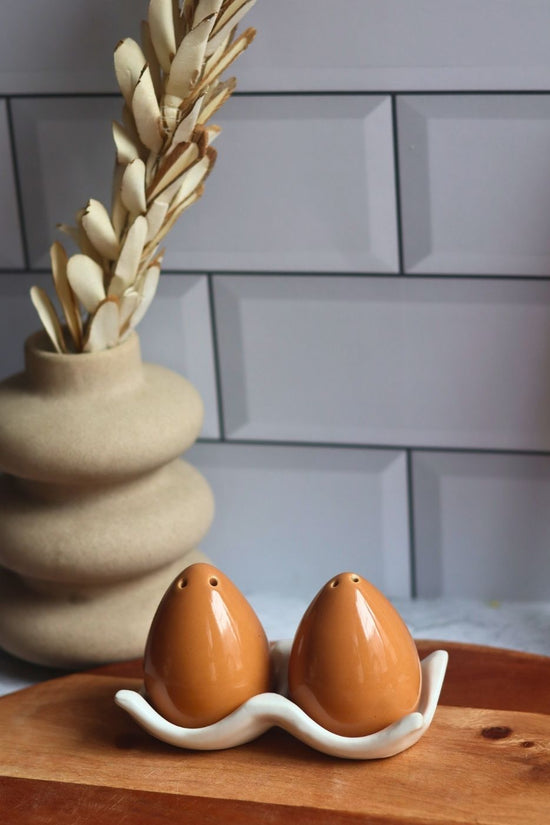 handmade egg salt & pepper shaker