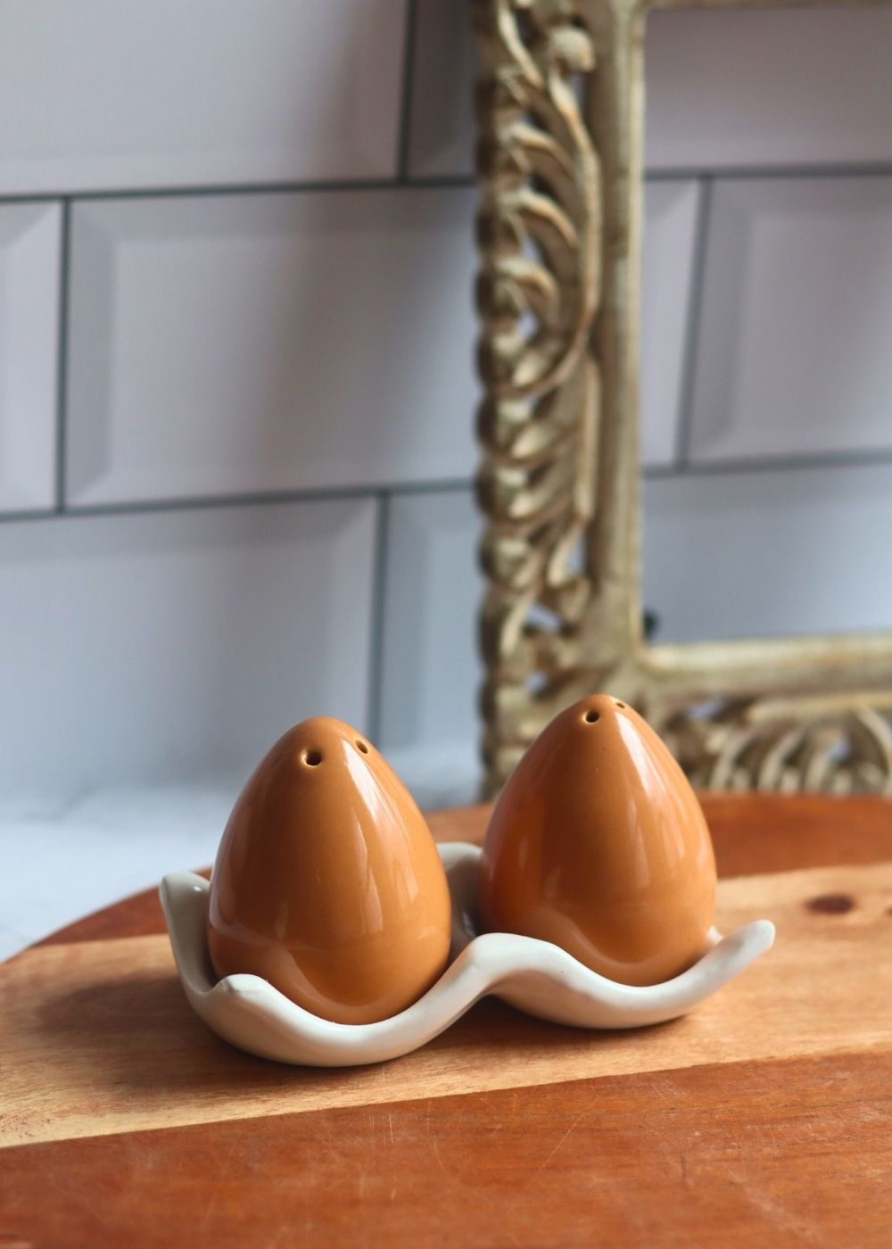 egg salt & pepper shaker handmade in india