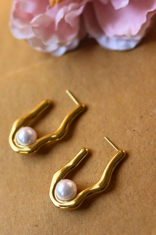 Waterproof Misfit pearl Earrings