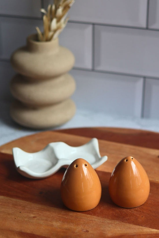 egg salt & pepper shaker made by ceramic