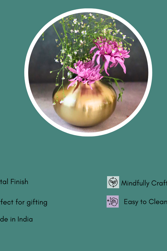 zahara vase with some details 