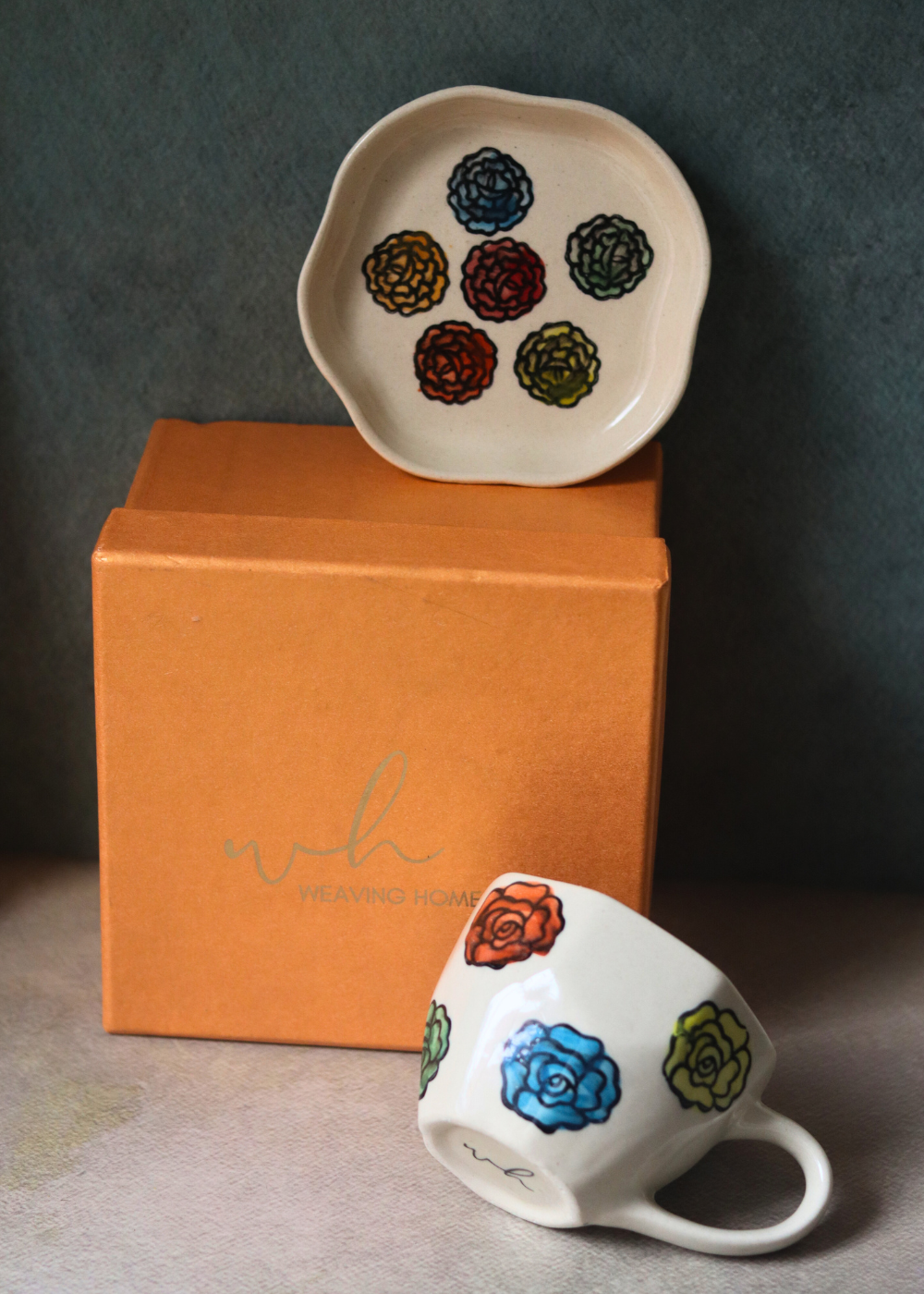 loveislove mug & loveislove dessert plate in a gift box 