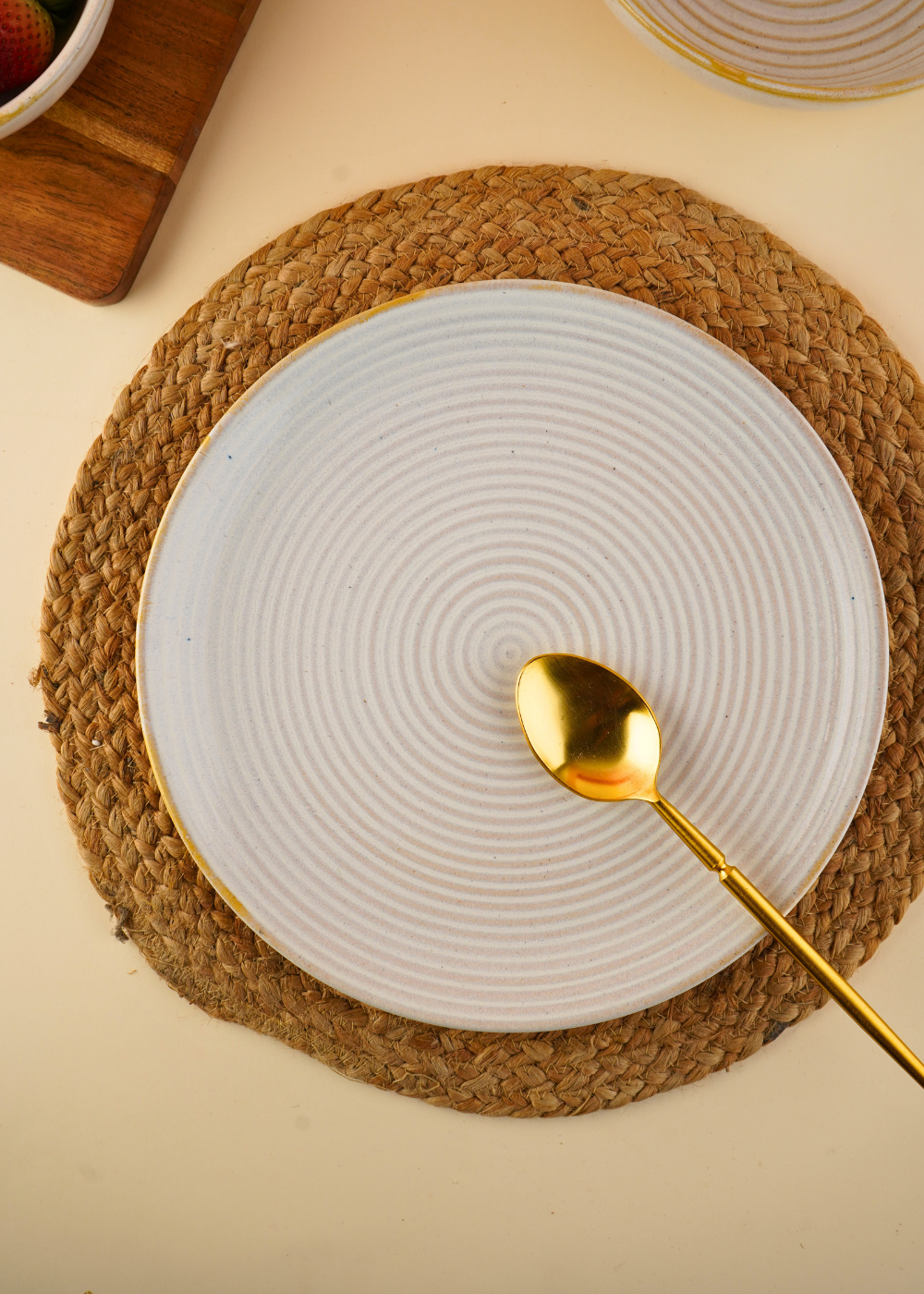 pearl white dinner plate made by ceramic 