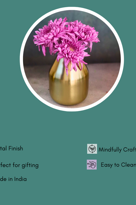 glowing ember vase with some details 