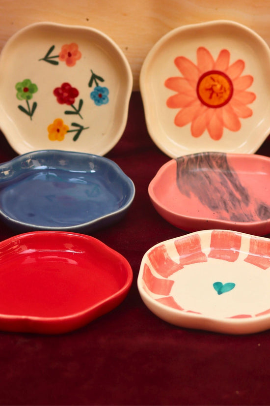 handmade Set of 6 Neutral & Handpainted Dessert plate (for the price of 5)