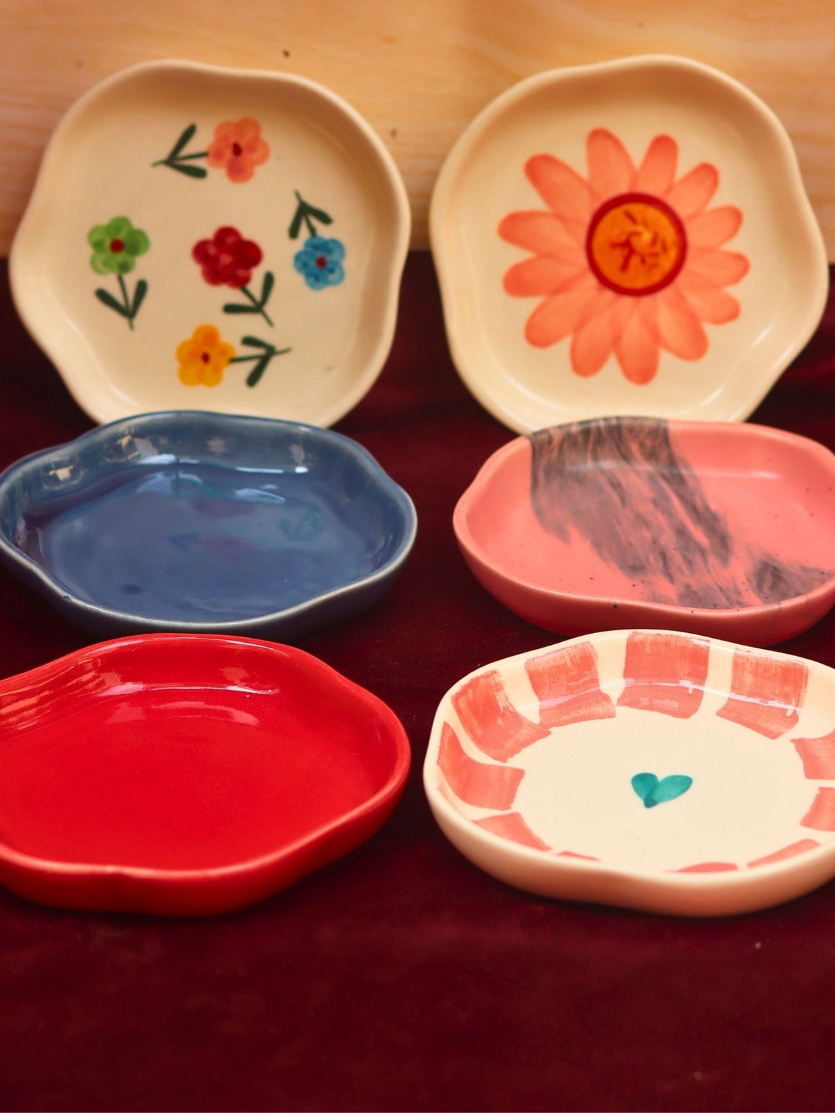 handmade Set of 6 Neutral & Handpainted Dessert plate (for the price of 5)