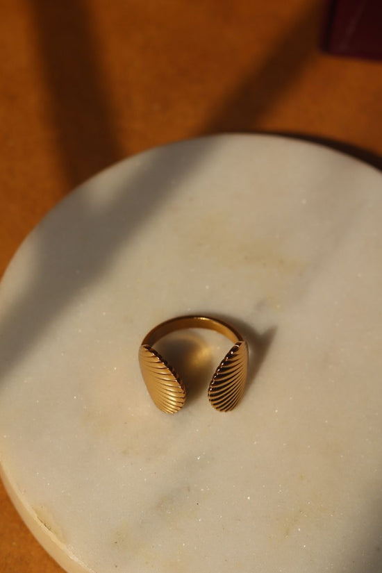 waterproof Golden Shell Adjustable Ring