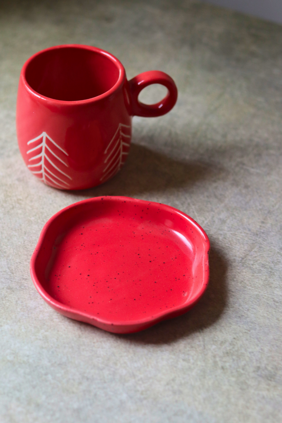 red christmas tree mug & red dessert plate made by ceramic 