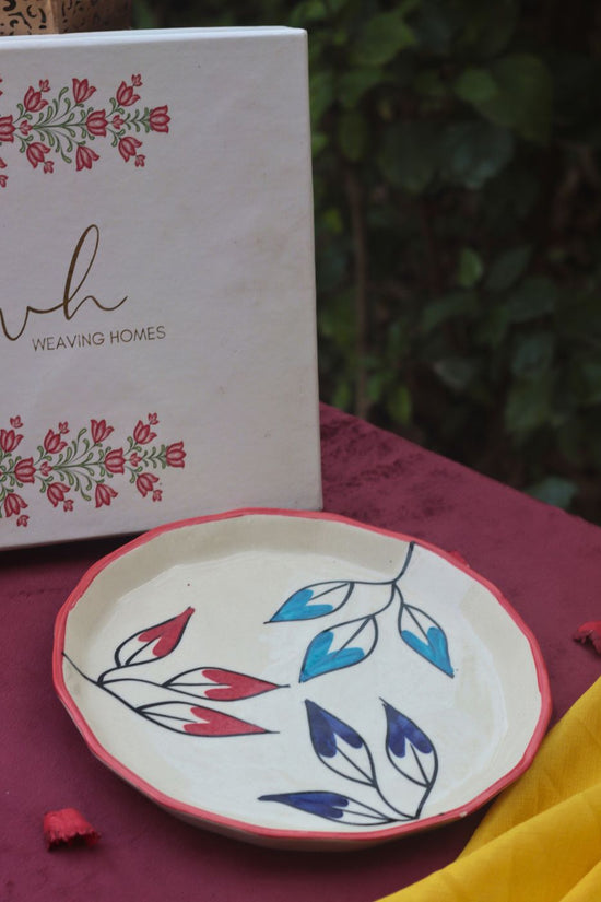 Petal Plate in a premium Gift Box fort this festival