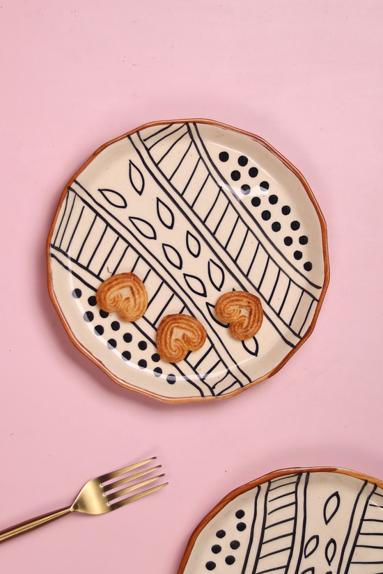 Paisley dreams plate with biscuits 