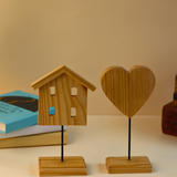 set of two decor stand hut & heart