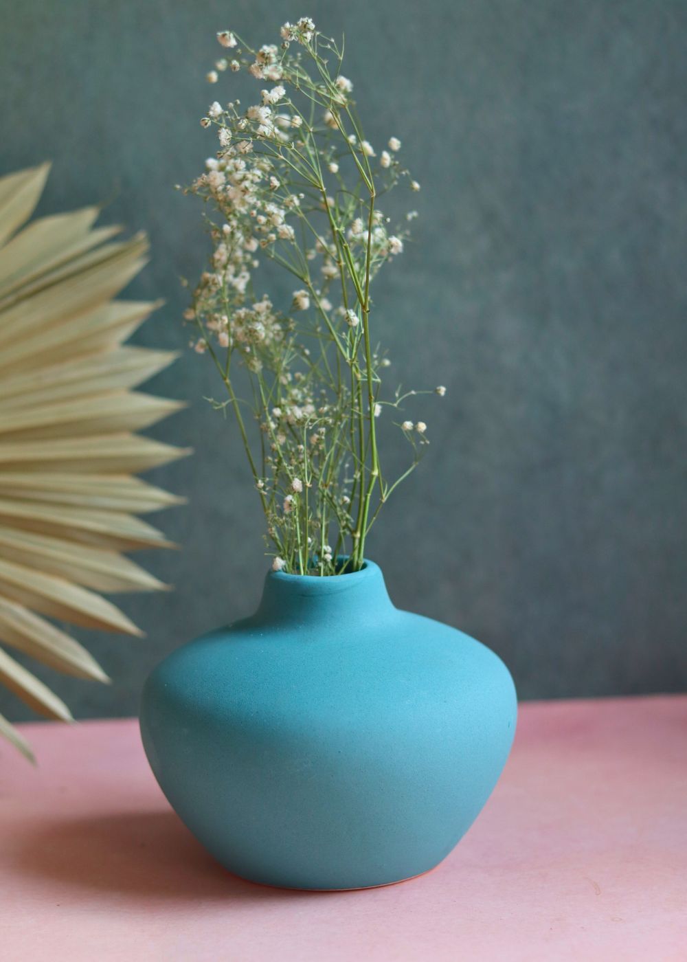 esoteric vase round green with matte finish