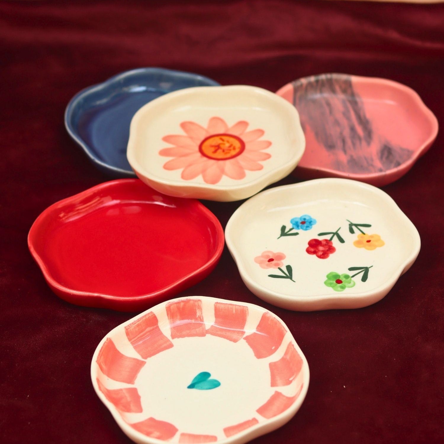 Set of 6 Neutral & Handpainted Dessert plate (for the price of 5) made by ceramic