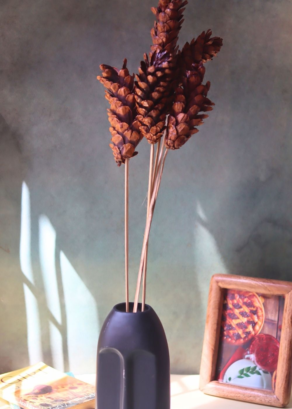 Long pinecones Bunch with premium quality material