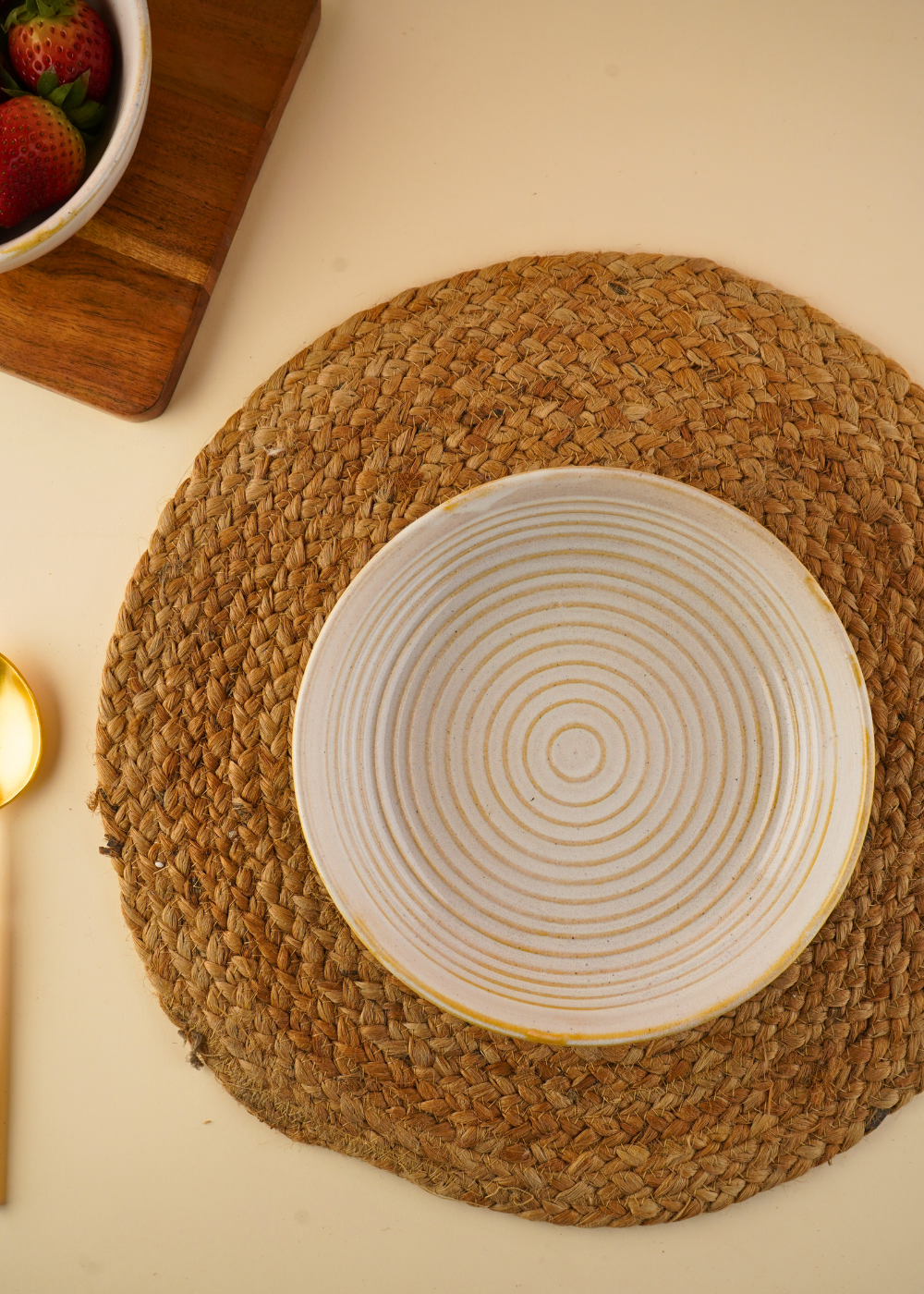 pearl white swirl bowl made by ceramic 