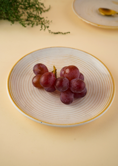 handmade pearl white swirl quarter plate for your fruits & salad