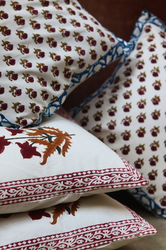 Maroon Floral & Floral Foliage cushion cover combo with premium quality material